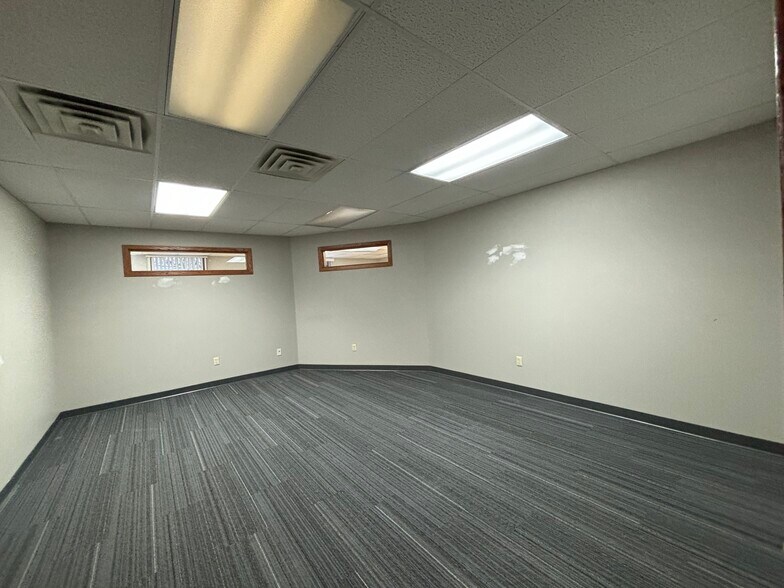 More Photos Of 2205 Jolly Rd, Okemos Office For Lease