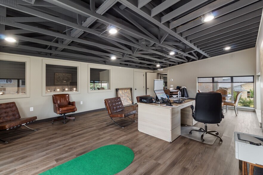 More Photos Of 750 William D Fitch Pky, College Station Loft Creative Space For Lease
