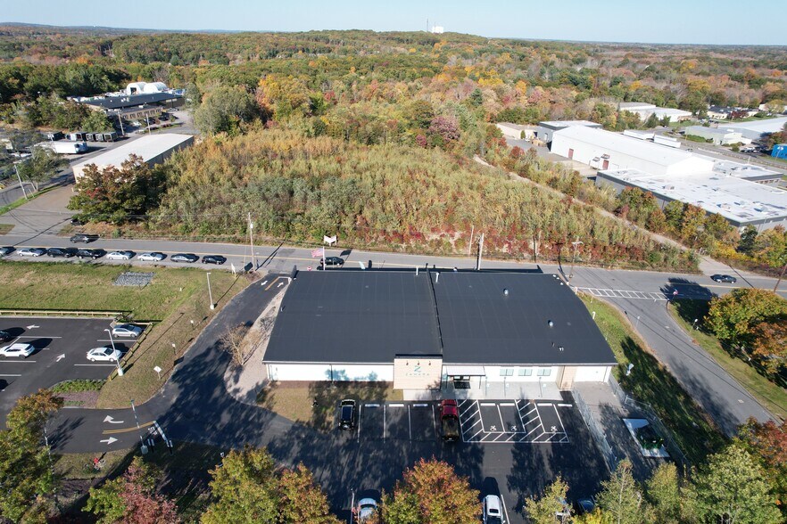 More Photos Of 70 Frank Mossberg Dr, Attleboro Warehouse For Lease