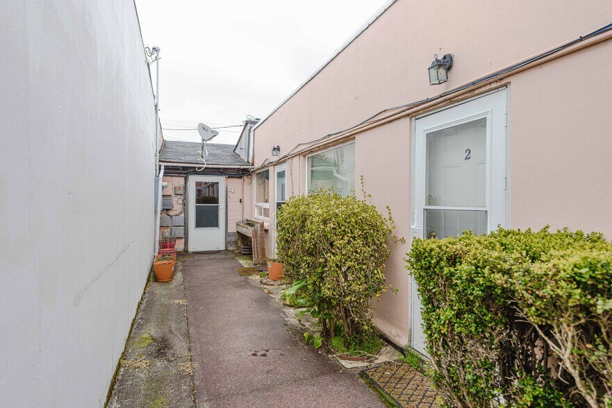 More Photos Of 562 Newmark St, Coos Bay Storefront For Sale