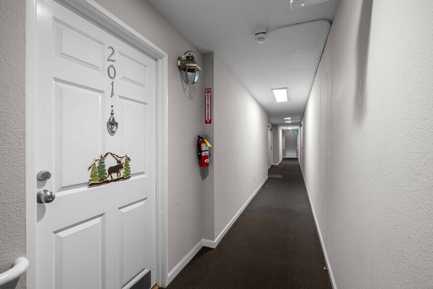 More Photos Of 577 Laurel St, San Carlos Apartments For Sale