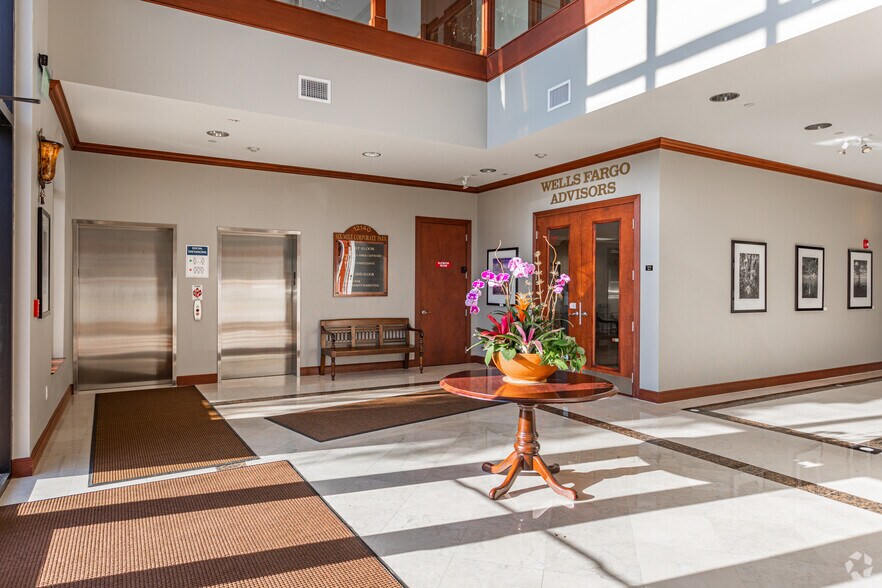 More Photos Of 12140 Carissa Commerce Ct, Fort Myers Office For Lease