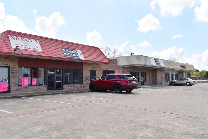 Primary Photo Of 2517-2519 Strawberry Rd, Pasadena Storefront For Lease