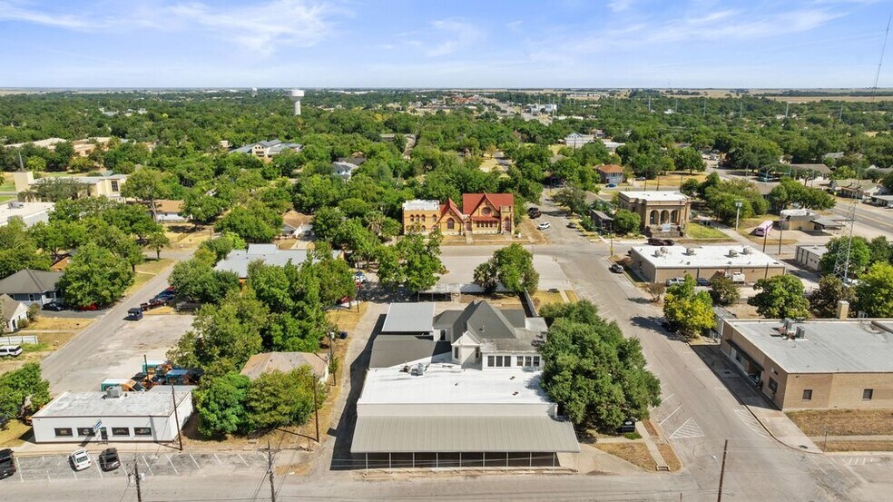 More Photos Of 503 Talbot St, Taylor Funeral Home For Sale