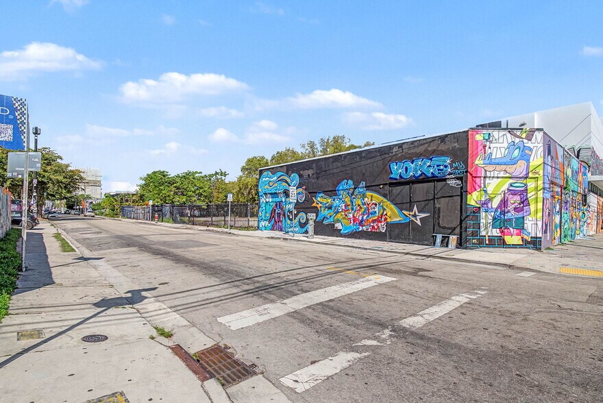 More Photos Of 2500 N Miami Ave, Miami Light Distribution For Sale