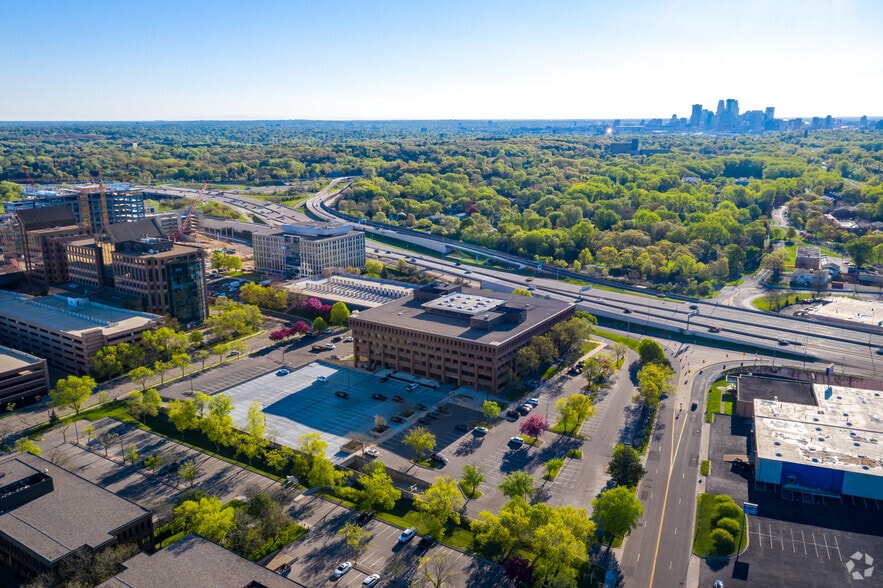 More Photos Of 1660 Highway 100 S, Saint Louis Park Office For Lease