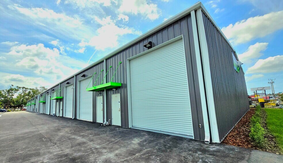 More Photos Of 2701 14th St W, Bradenton Manufacturing For Lease