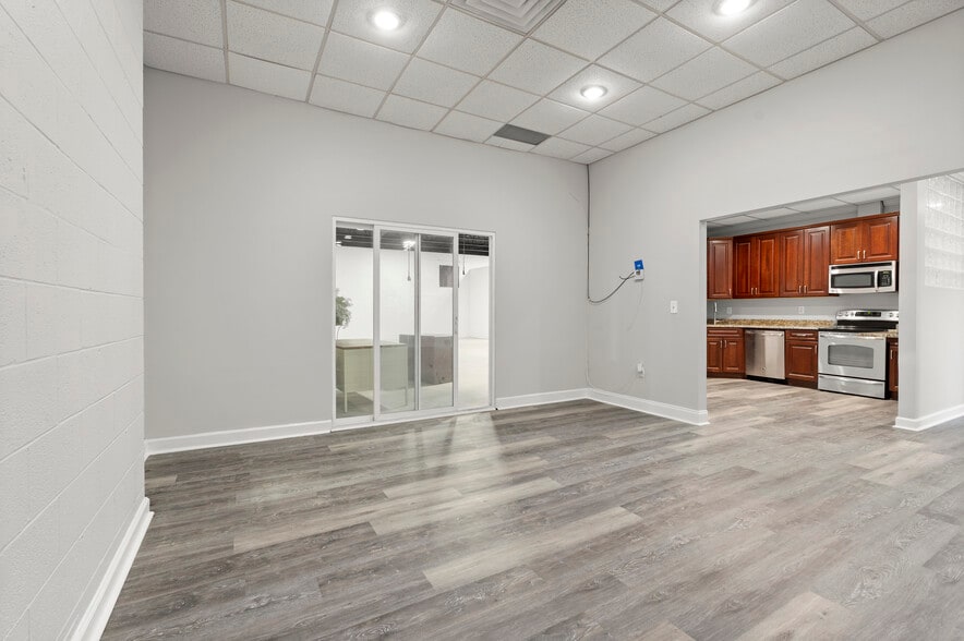 More Photos Of 203 Rio Cir, Decatur Light Distribution For Lease
