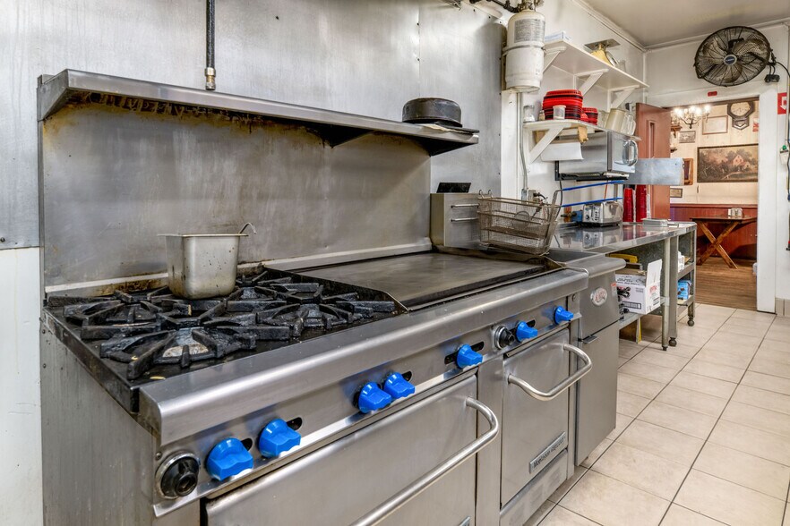 More Photos Of 15432 Washington Rd, Washington Storefront Retail Residential For Sale