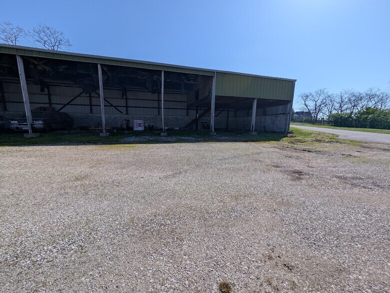 More Photos Of 707 Jewell Rd, Wilmore Warehouse For Sale