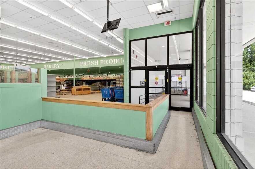 More Photos Of 4634-4639 Gravois Rd, House Spgs, House Springs Supermarket For Lease