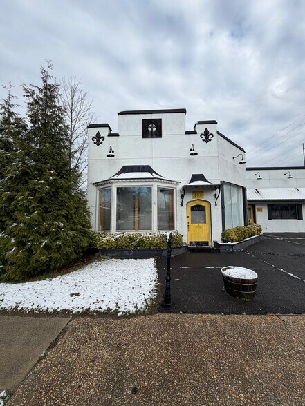 Primary Photo Of 156 Main St, Warsaw Freestanding For Lease