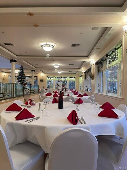 More Photos Of 200 Wall St, Chico Bar For Sale