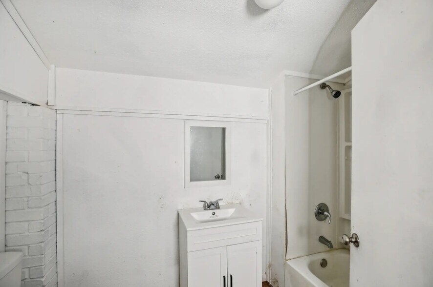 More Photos Of 242 Bishop, Livingston Apartments For Sale