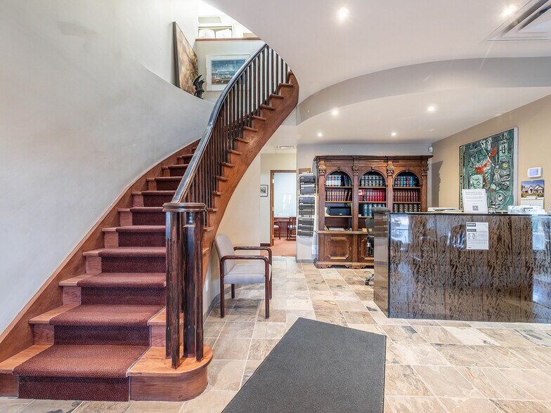 More Photos Of 1199 The Queensway, Toronto Office For Sale