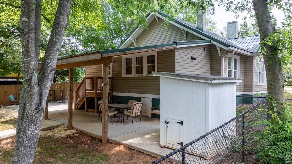 More Photos Of 3084 W Main St, Claremont Office For Sale