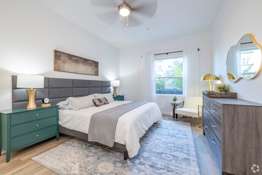 More Photos Of 301 W Roosevelt St, Phoenix Apartments For Lease