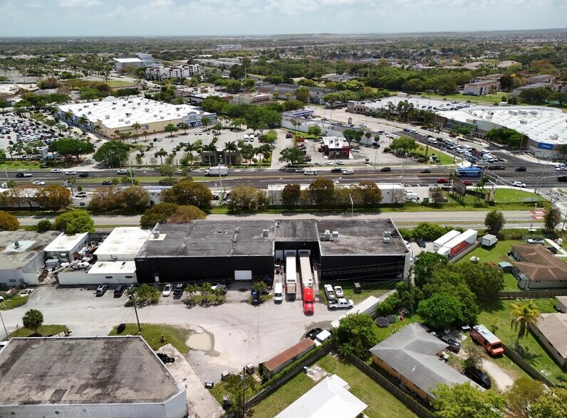 More Photos Of 11441 SW 208th Dr, Miami Warehouse For Lease