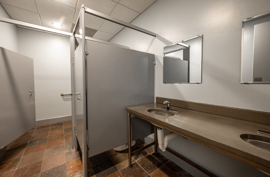 More Photos Of 204 Rigsbee Ave, Durham Office Residential For Lease