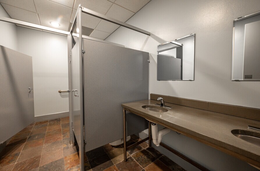 More Photos Of 204 Rigsbee Ave, Durham Office For Sale