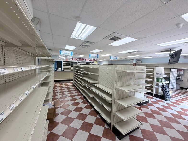 More Photos Of 613-613 Westchester Ave, Bronx Storefront For Lease