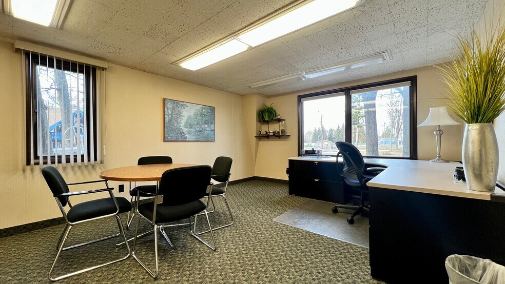 More Photos Of 2604 Sunnyside Dr, Cadillac Medical For Sale