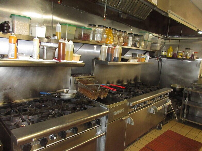 More Photos Of 1128-1142 Valencia St, San Francisco Apartments For Lease