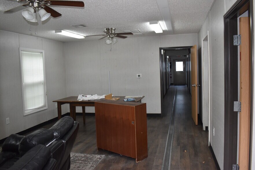 More Photos Of 1893 90th Ave, Vero Beach Auto Repair For Lease