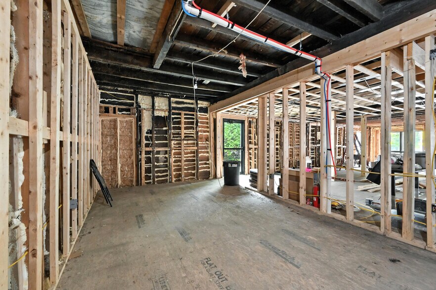 More Photos Of 370 Main St, Wilton Restaurant For Sale