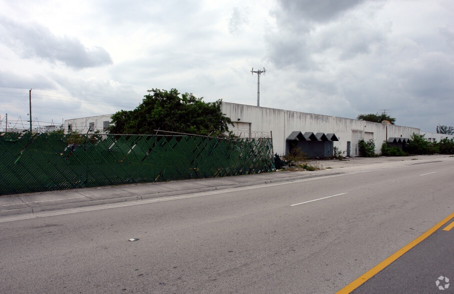 More Photos Of 2450-2460 NW 151st St, Miami Warehouse For Lease