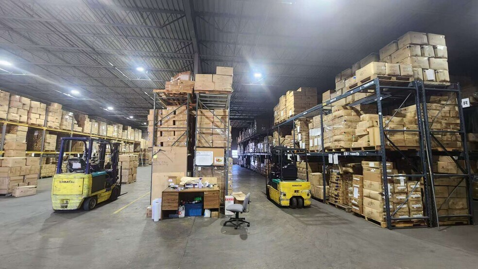 More Photos Of 16 Cragwood Rd, Avenel Warehouse For Lease
