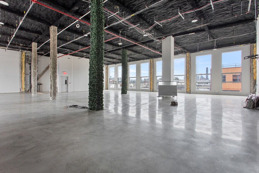 More Photos Of 84 14th St, Brooklyn Office For Lease