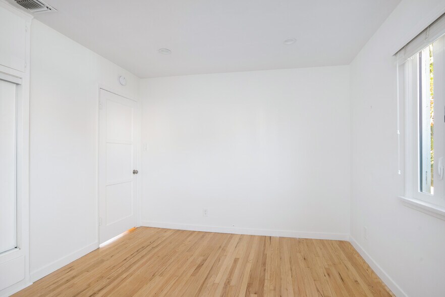 More Photos Of 12334 Moorpark St, Studio City Apartments For Sale