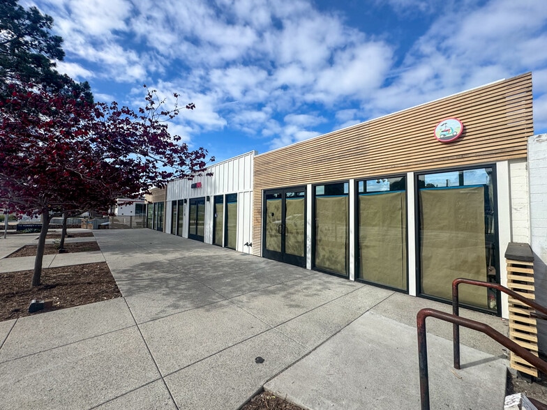 More Photos Of 230 12th St, Del Mar Storefront Retail Office For Lease