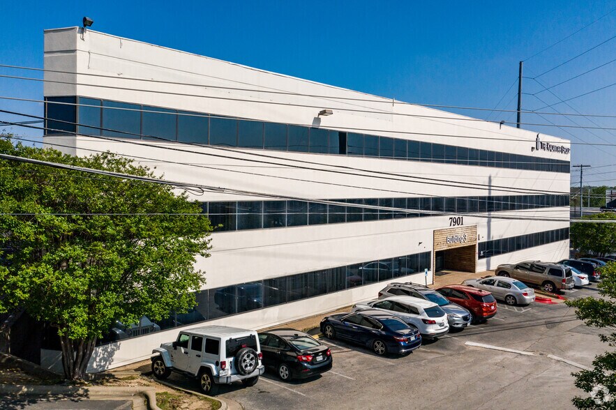 More Photos Of 7901 Cameron Rd, Austin Unknown For Lease