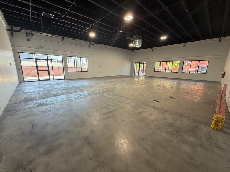 More Photos Of 223 N Boulder Ave, Tulsa General Retail For Lease