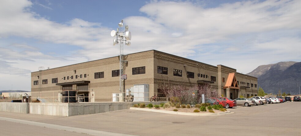 More Photos Of 782 S Auto Mall Dr, American Fork Showroom For Lease