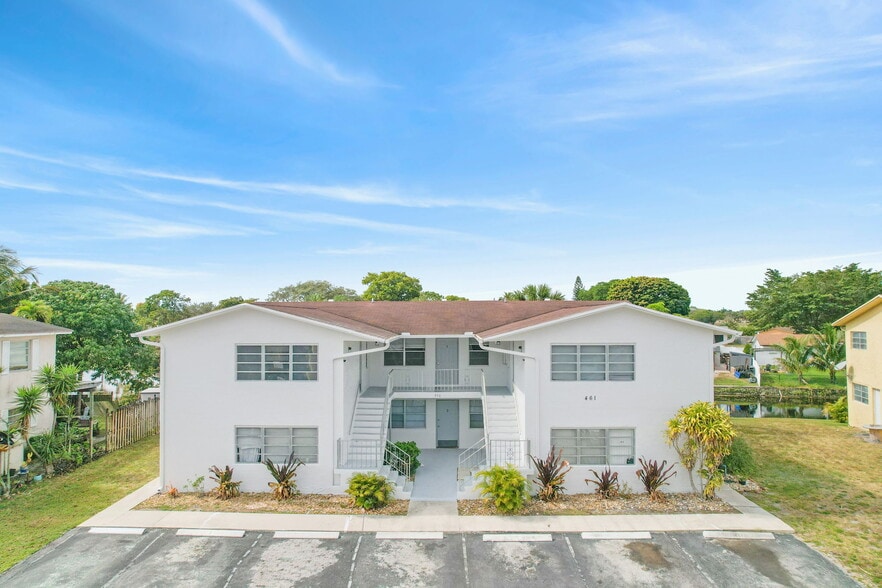 Primary Photo Of 461 Sunshine Dr, Coconut Creek Apartments For Sale