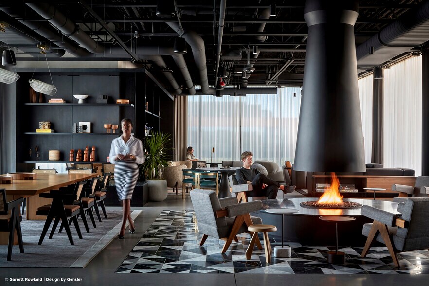 More Photos Of 167 N Green St, Chicago Office For Lease