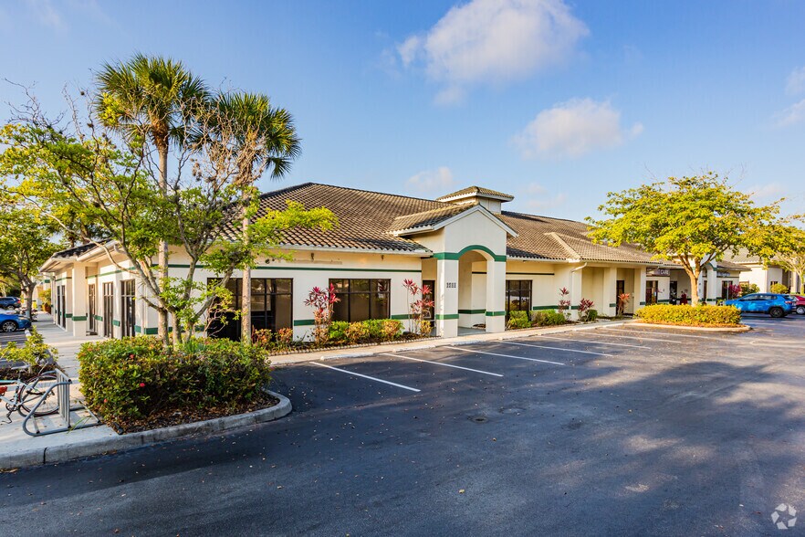 6400 Davis Blvd, Naples, FL 34104 Medical Office For Lease
