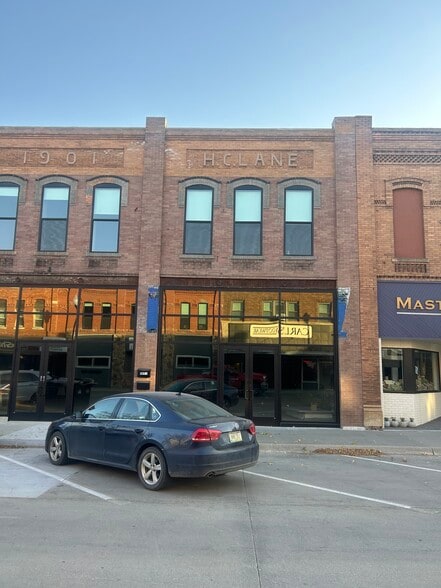 More Photos Of 320 9th St, Sheldon Storefront Retail Residential For Lease