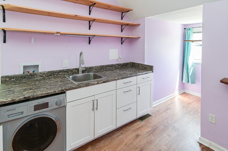 More Photos Of 799 Whitthorne St, Shelbyville Hospitality For Sale