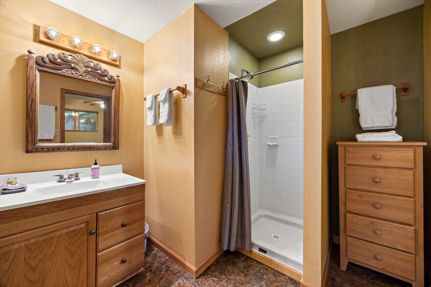 More Photos Of 140 Main St, Greer Specialty For Sale