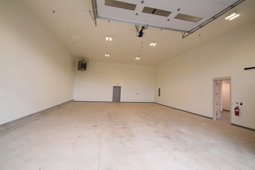 More Photos Of 1051 SW Layton Ct, Prineville Warehouse For Sale