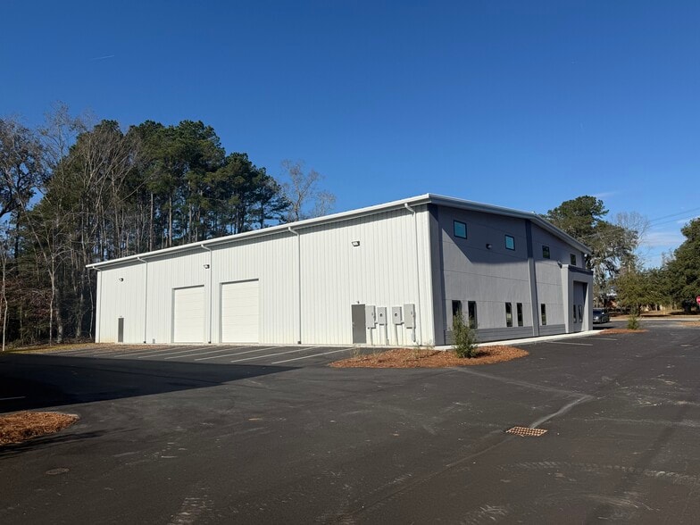 More Photos Of 9501 Palmetto Commerce Pky, Ladson Distribution For Lease