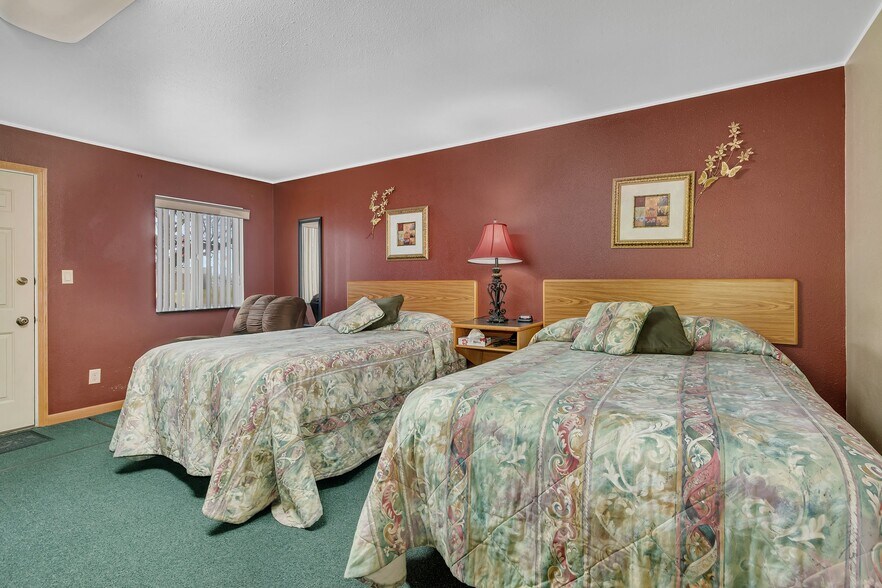 More Photos Of 720 Highway 10, Saint Cloud Hospitality For Sale