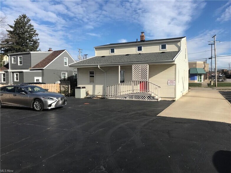 More Photos Of 2918 Plymouth Ave, Rocky River Office For Sale