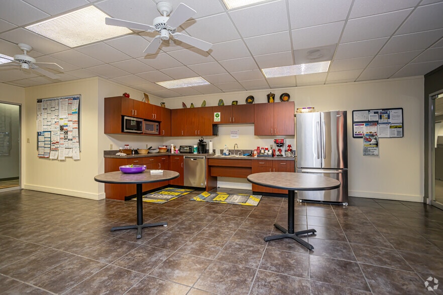 More Photos Of 5551 Corporate Blvd, Baton Rouge Office For Sale