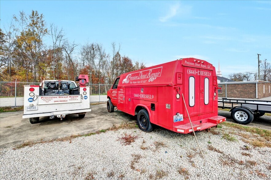More Photos Of 133 W Blue Lick Rd, Shepherdsville Auto Repair For Sale