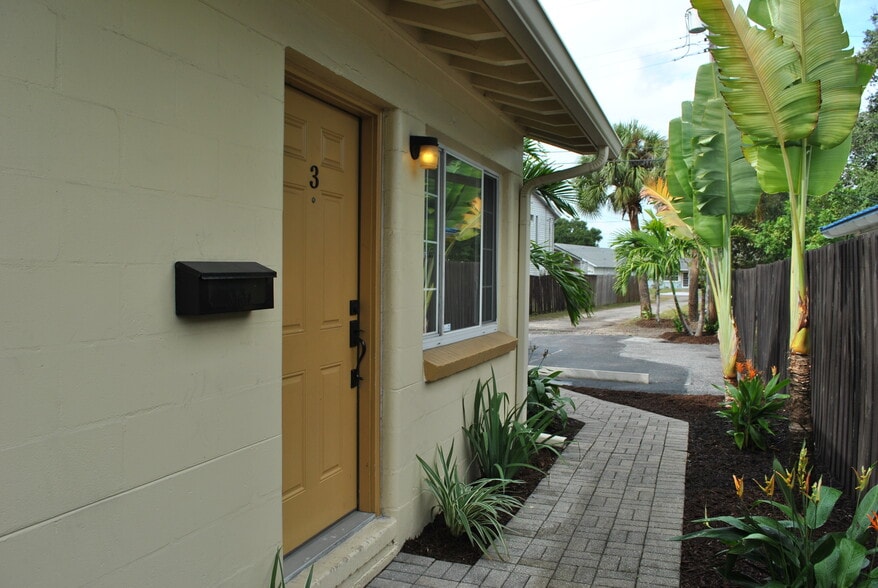 More Photos Of 5710 4th St N, Saint Petersburg Office Residential For Sale